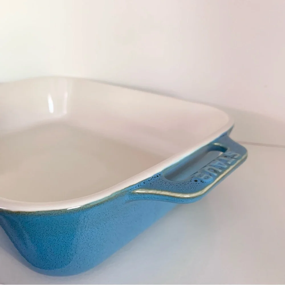 Hold NWOT Staub enameled baking dish - Picture 9 of 11